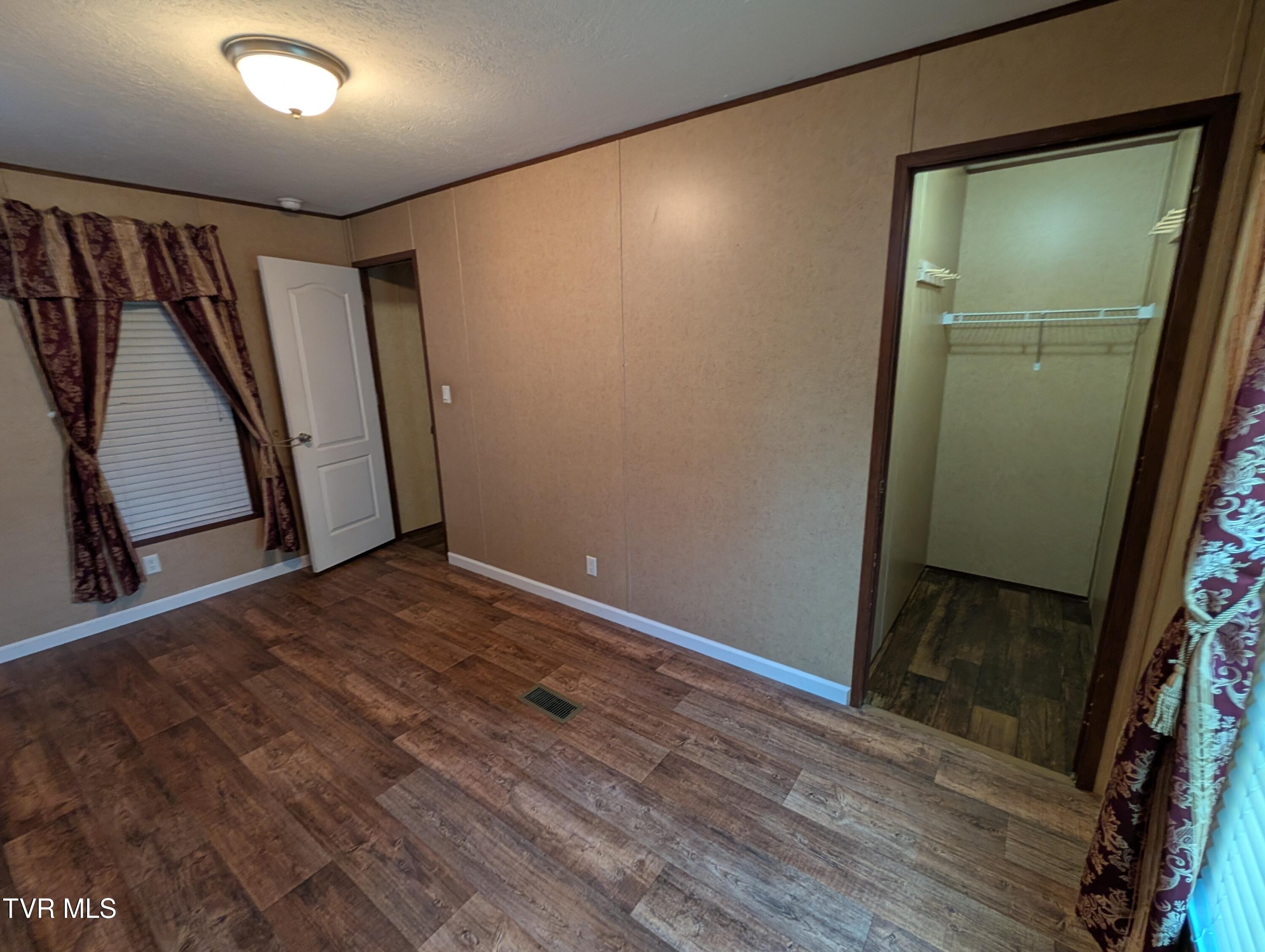 204 Spring Street Hampton, TN 37658 - Photo 11 of 28 204 Spring St (24)