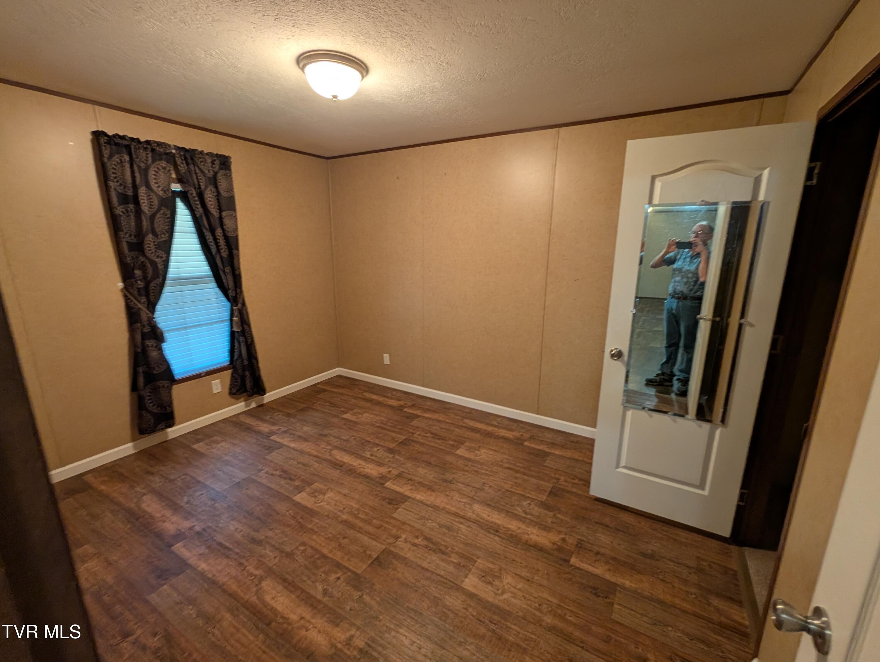 204 Spring Street Hampton, TN 37658 - Photo 12 of 28 204 Spring St (29)