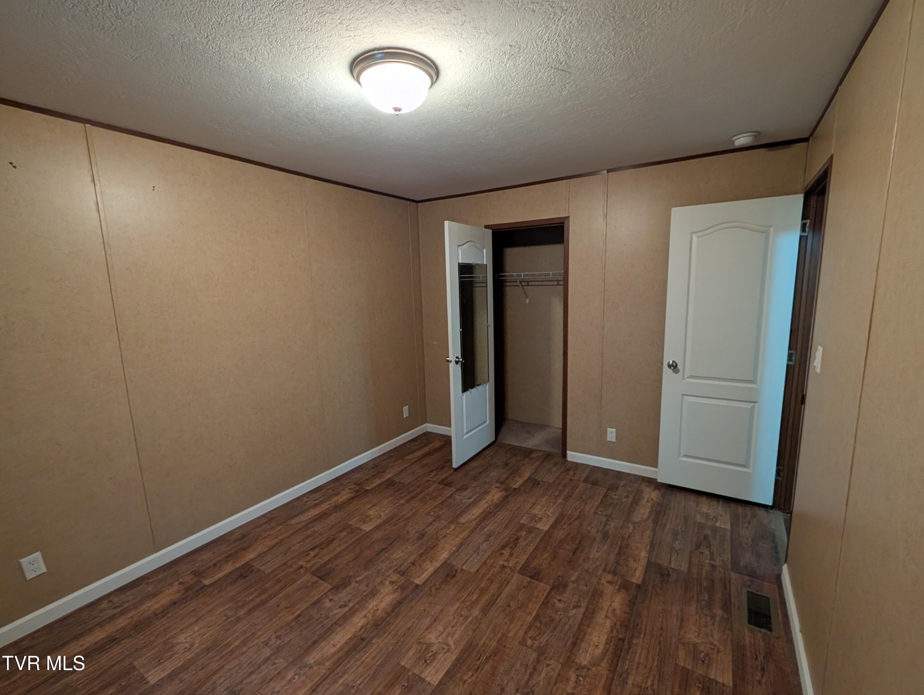 204 Spring Street Hampton, TN 37658 - Photo 13 of 28 204 Spring St (31)