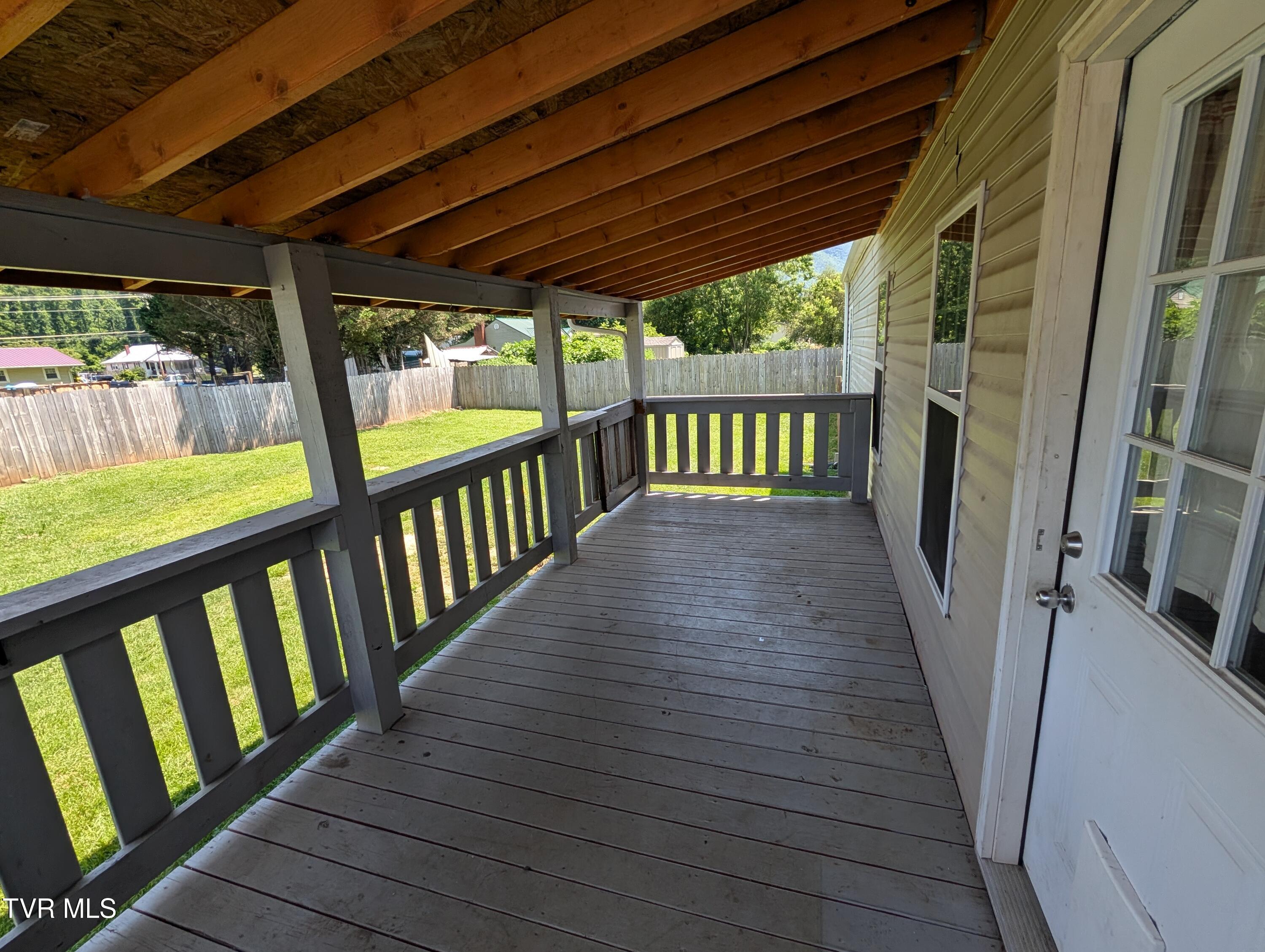 204 Spring Street Hampton, TN 37658 - Photo 17 of 28 204 Spring St (36)