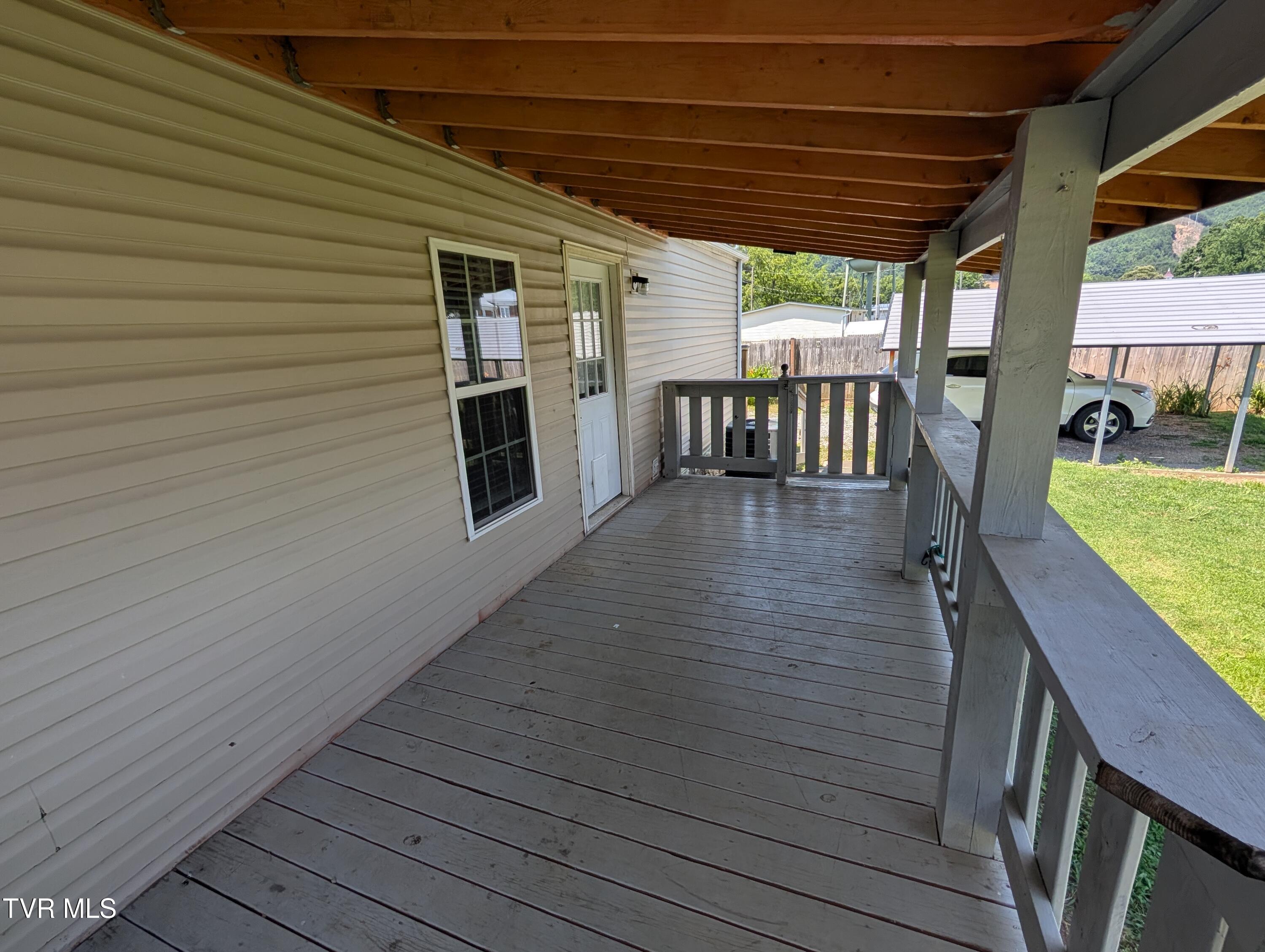 204 Spring Street Hampton, TN 37658 - Photo 18 of 28 204 Spring St (37)