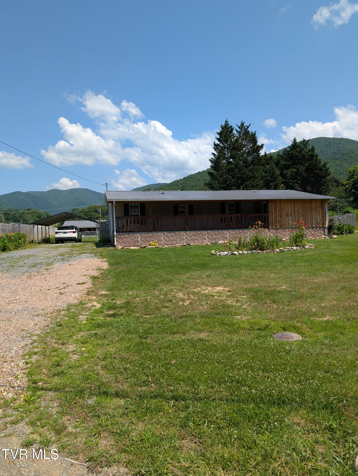 204 Spring Street Hampton, TN 37658 - Photo 25 of 28 204 Spring St (51)