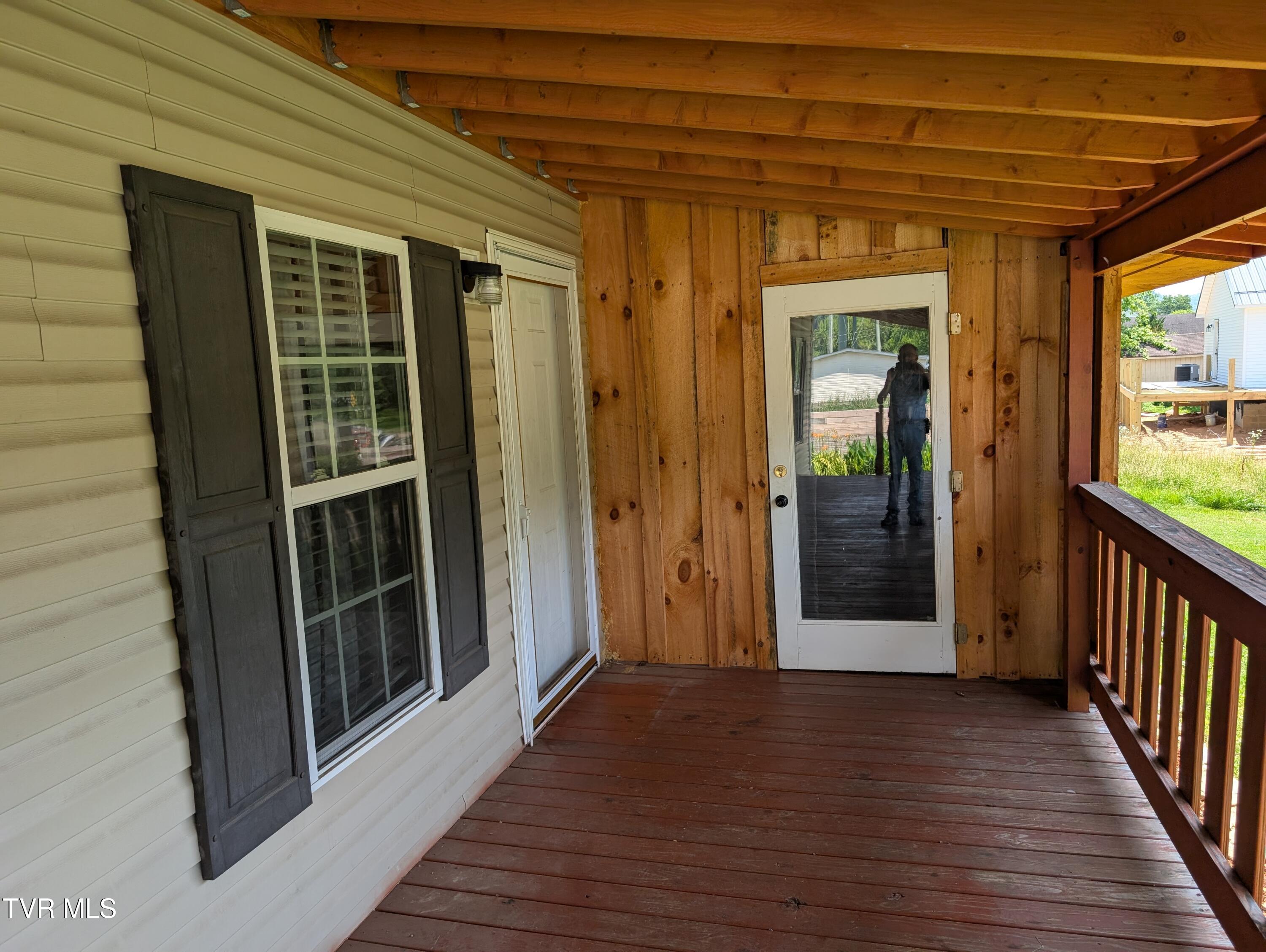 204 Spring Street Hampton, TN 37658 - Photo 26 of 28 204 Spring St (12)