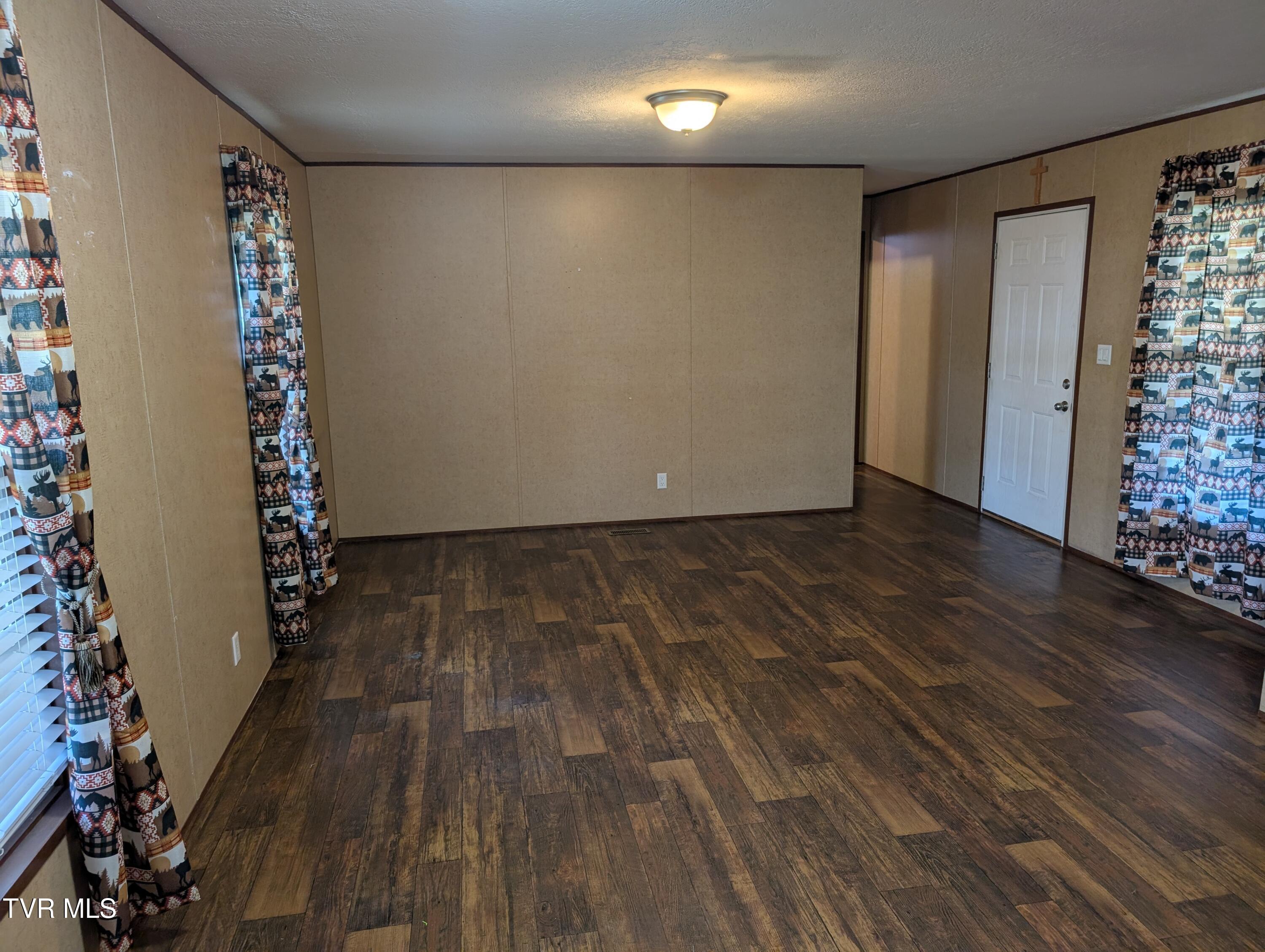 204 Spring Street Hampton, TN 37658 - Photo 7 of 28 204 Spring St (15)