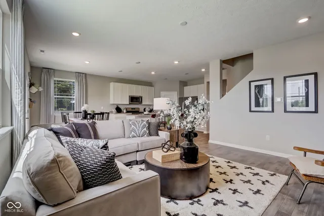 $384,900 | 9108 Steinbeck Lane, Indianapolis, IN 46239