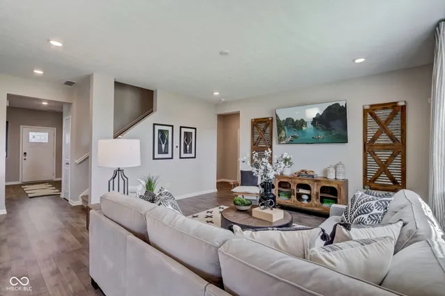 $384,900 | 9108 Steinbeck Lane, Indianapolis, IN 46239