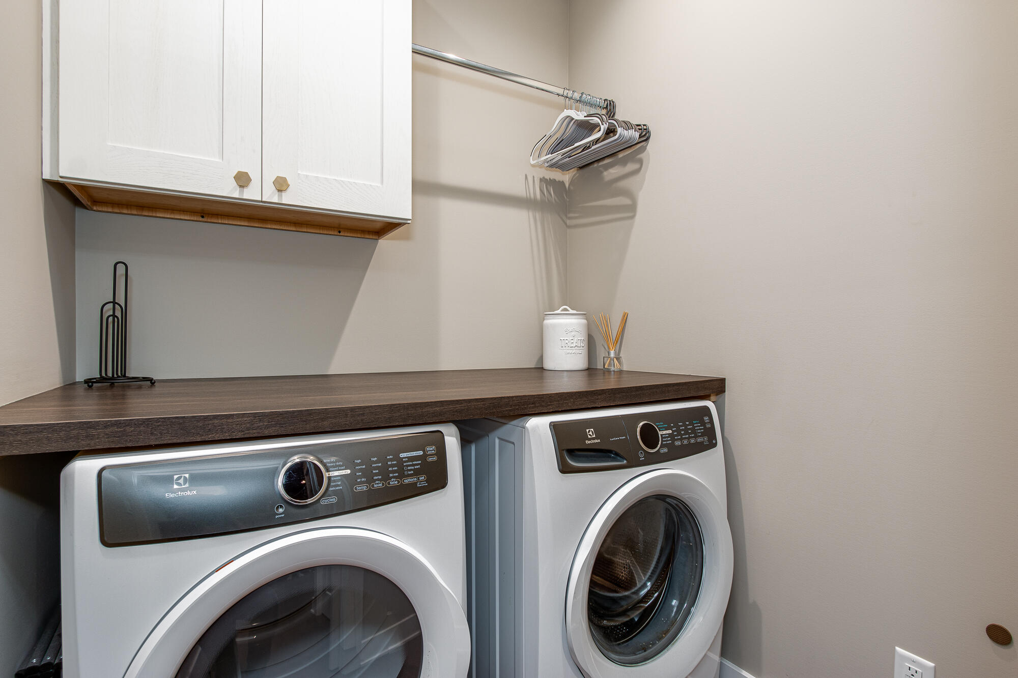 3745 Jason Ridge Lane Southwest Walker, MI 49534 - Photo 14 of 33 Laundry Room