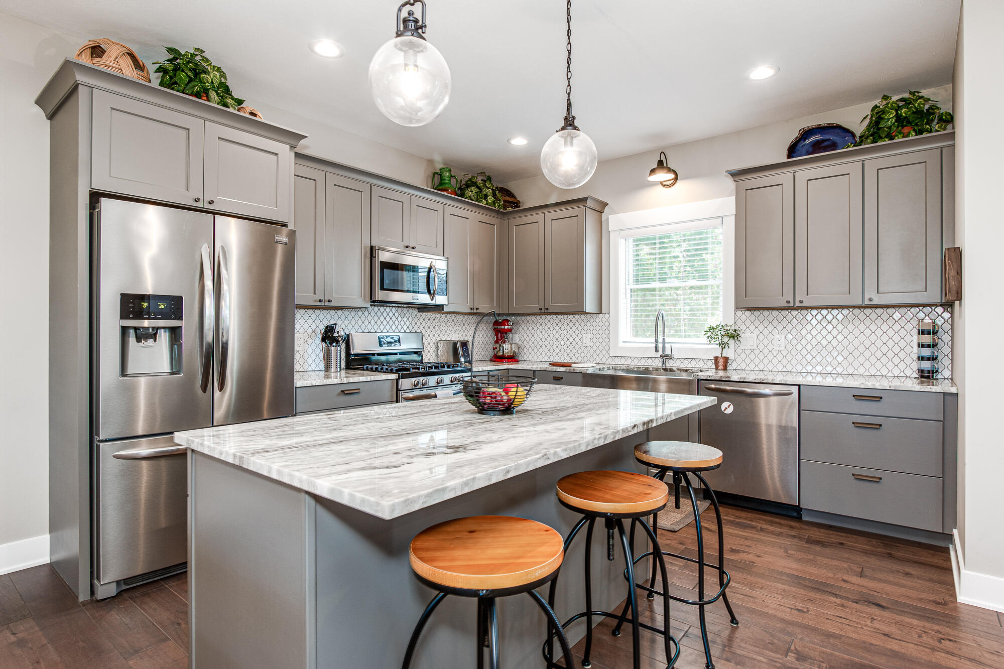 3745 Jason Ridge Lane Southwest Walker, MI 49534 - Photo 5 of 33 Kitchen