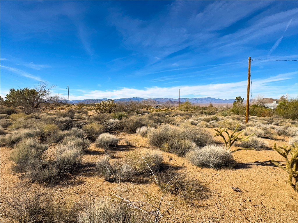 10210 Boulder Road Kingman, AZ 86401 - Photo 24 of 30 View of mountain backdrop