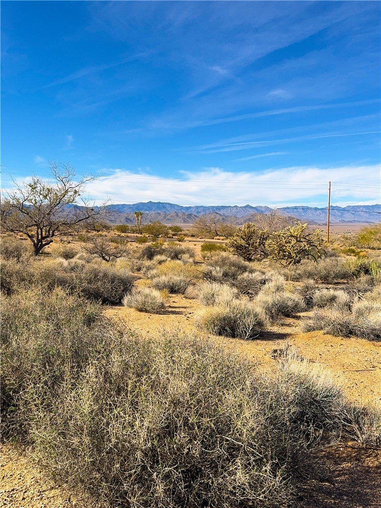 10210 Boulder Road Kingman, AZ 86401 - Photo 28 of 30 View of mountain backdrop