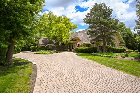 $1,598,000 | 6450 Manor Drive, Burr Ridge, IL 60527