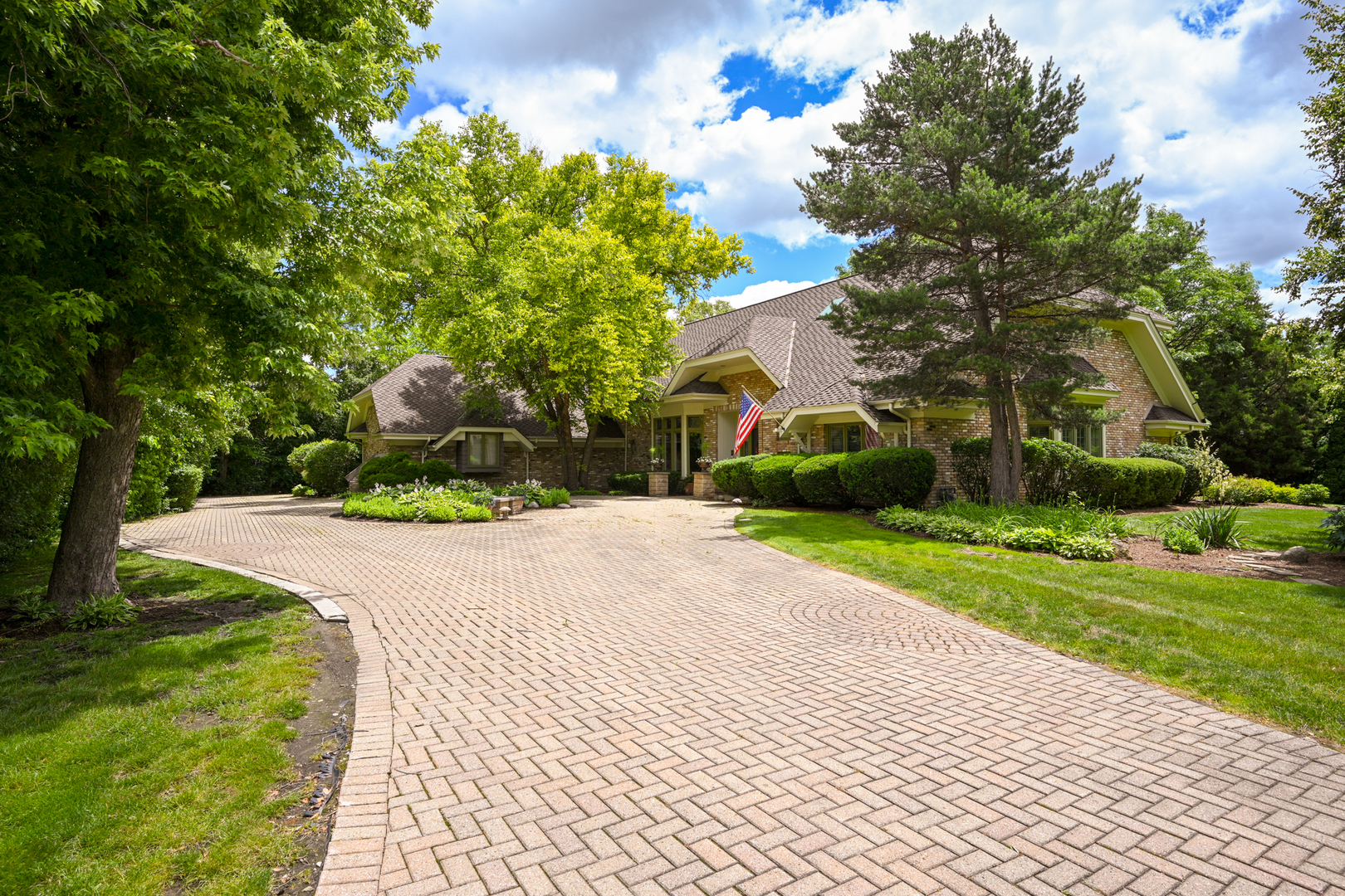 6450 Manor Drive Burr Ridge, IL 60527 - Photo 5 of 70
