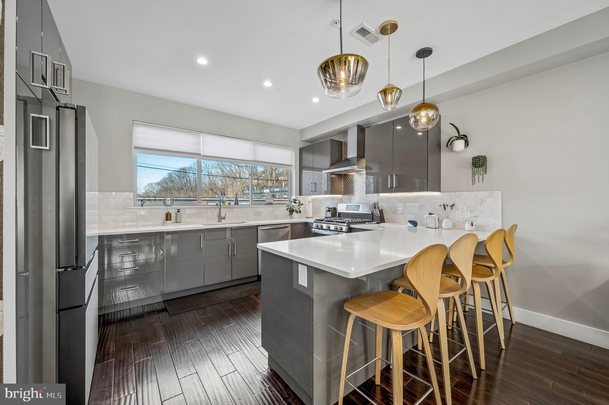 4749 Sheldon Street Philadelphia, PA 19127 - Photo 2 of 38