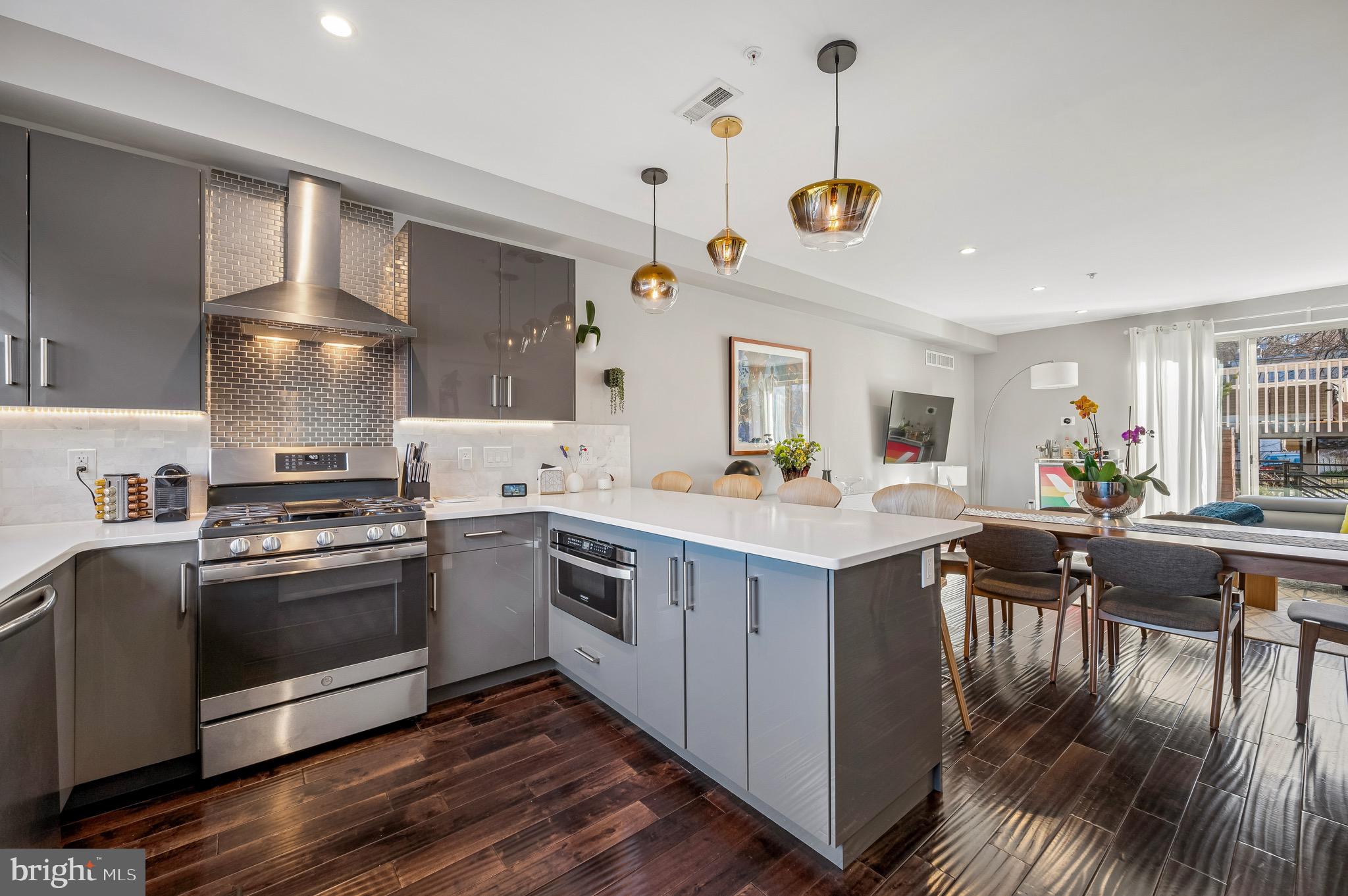 4749 Sheldon Street Philadelphia, PA 19127 - Photo 3 of 38