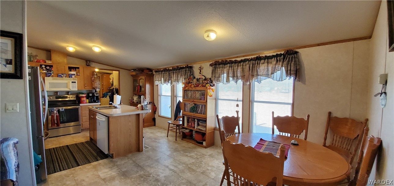 597 Teddy Roosevelt Road Golden Valley, AZ 86413 - Photo 9 of 26 Gallery Image 9