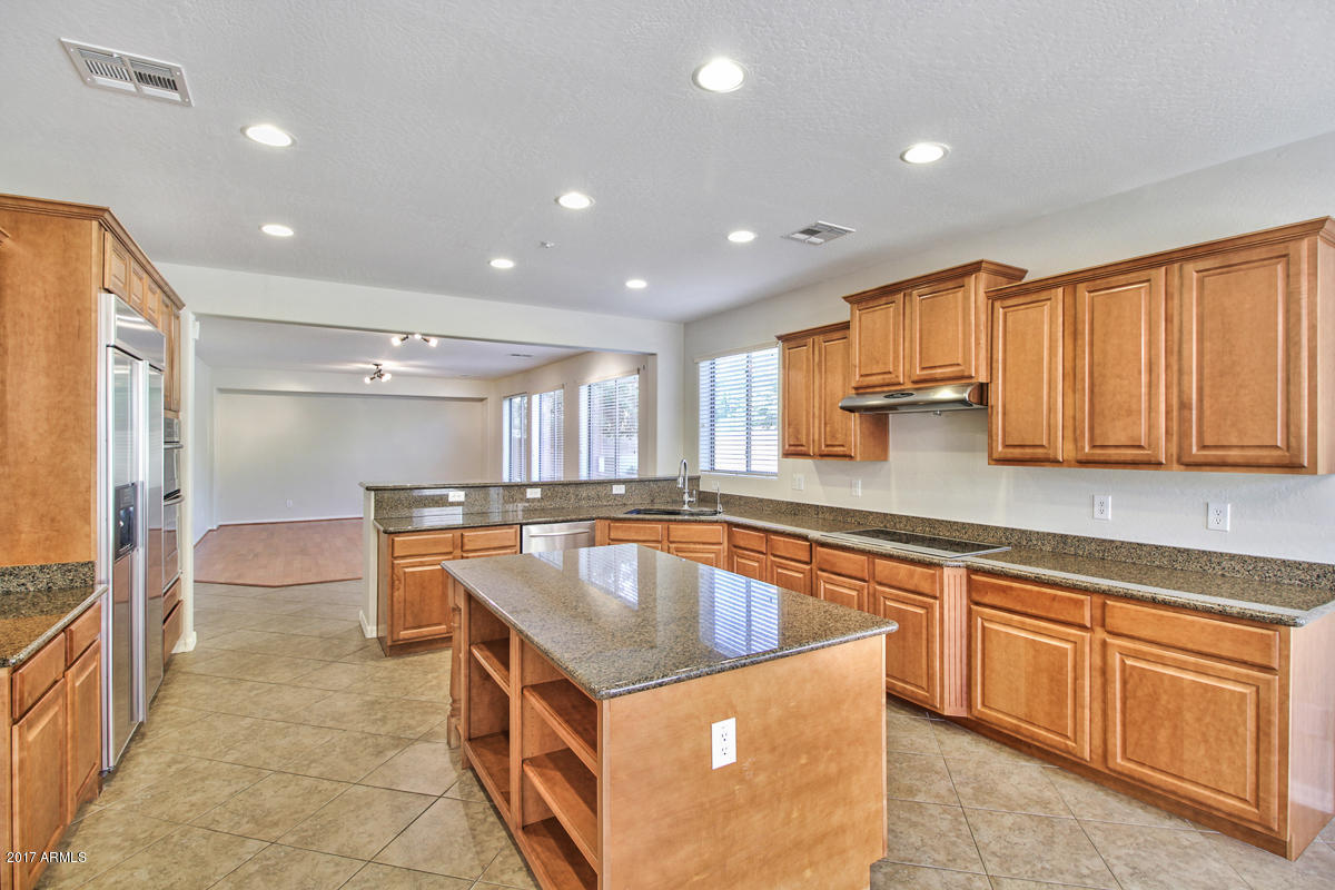12392 West Montgomery Road Peoria, AZ 85383 - Photo 16 of 46 12392-W.-Montgomery-Rd-27