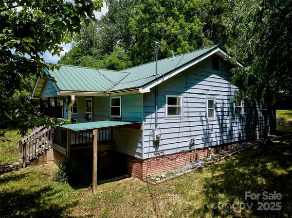 $199,000 | 111 Kenneth Cooper Road, Whittier, NC 28789