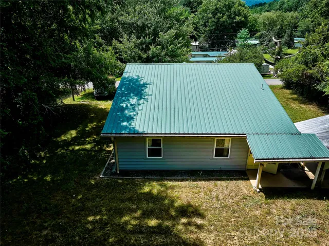 a view of a small yard