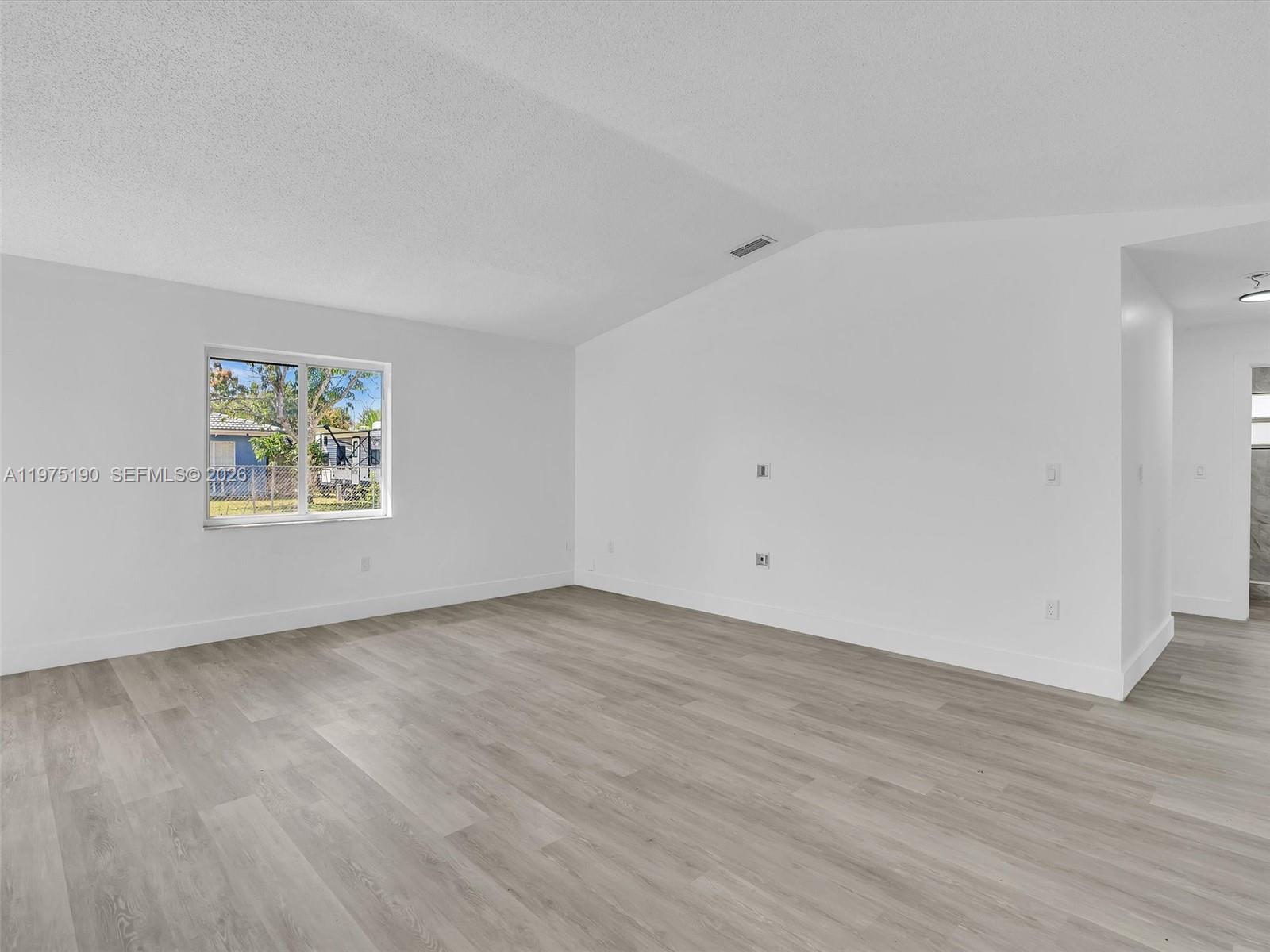 13412 Southwest 256th Terrace Homestead, FL 33032 - Photo 9 of 31
