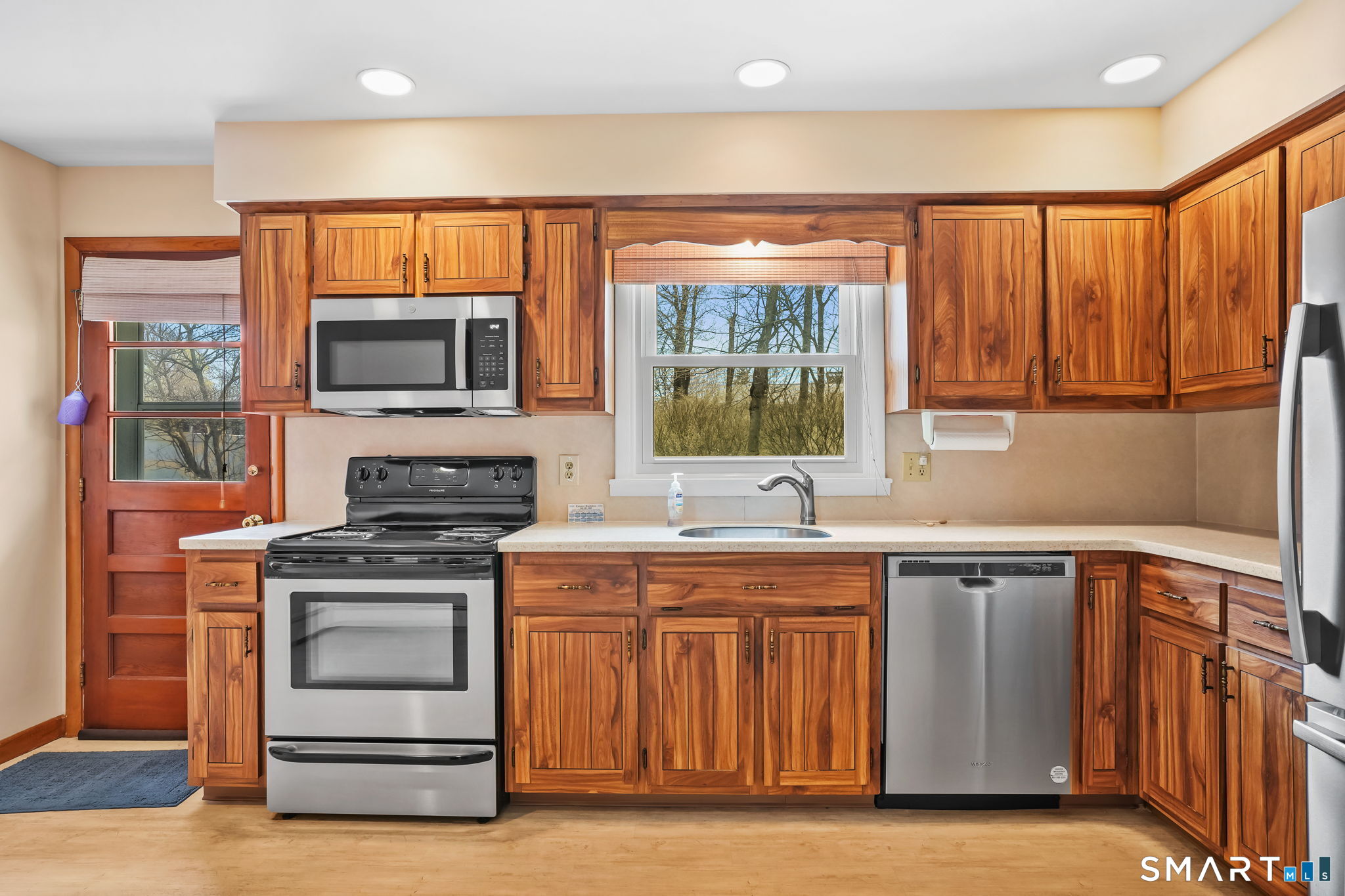 15 Glenbrook Road Trumbull, CT 06611 - Photo 11 of 39