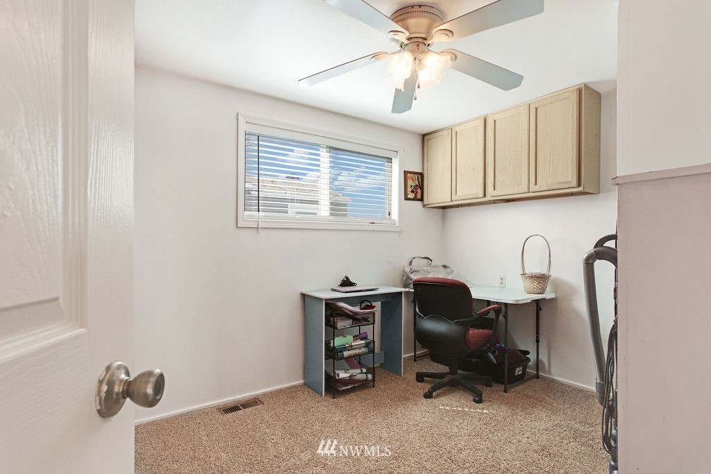 348 West Ridge Road Moses Lake, WA 98837 - Photo 5 of 22 Gallery Image 5