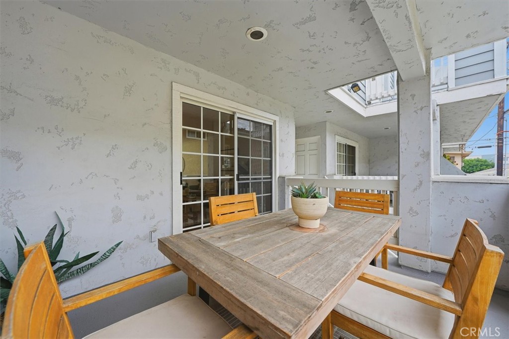 1534 Marcelina Avenue, Unit D Torrance, CA 90501 - Photo 21 of 29 a room with furniture pool table and glass door