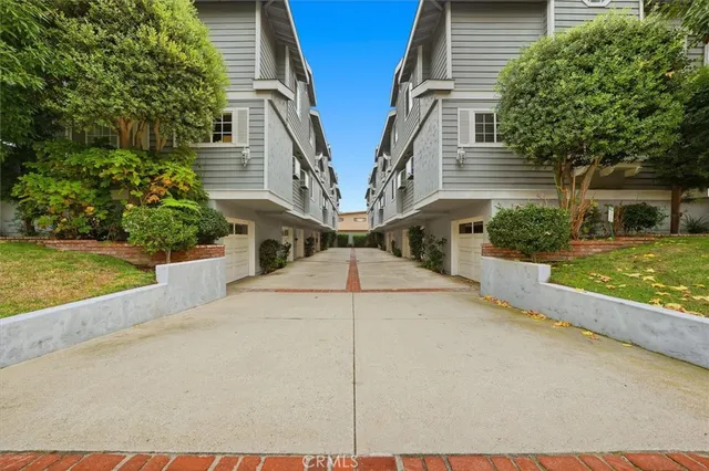 a view of a white building