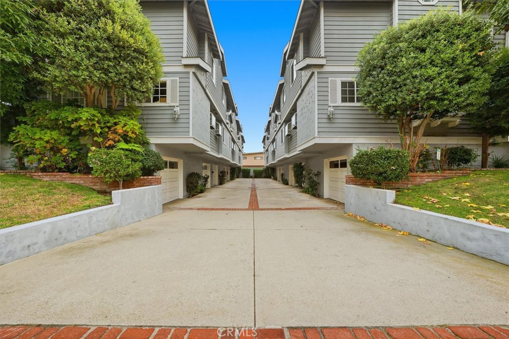 1534 Marcelina Avenue, Unit D Torrance, CA 90501 - Photo 25 of 29 a view of a white building