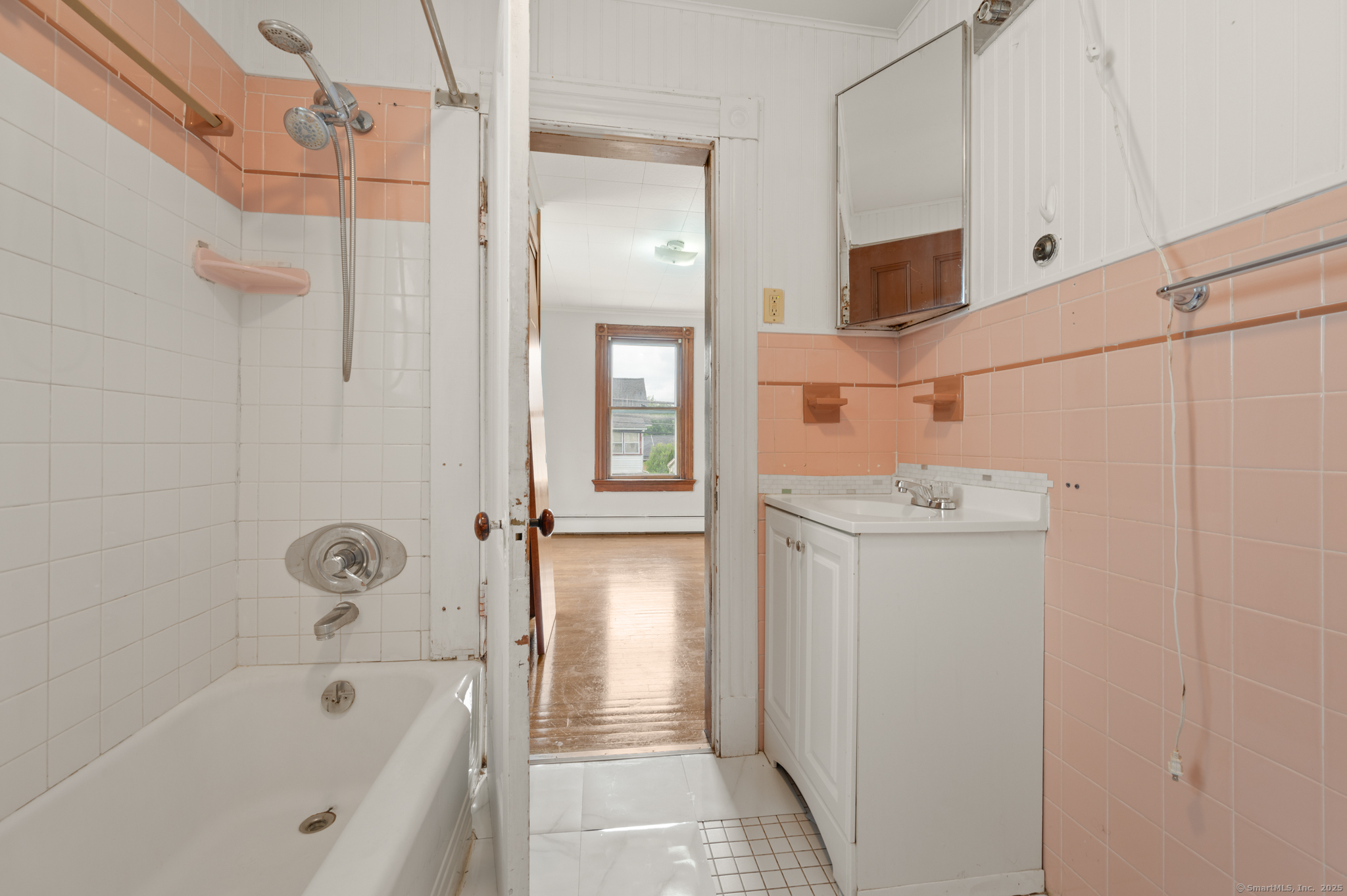 175 Lincoln Street Middletown, CT 06457 - Photo 27 of 33 a bathroom with a bathtub a sink a toilet and a shower