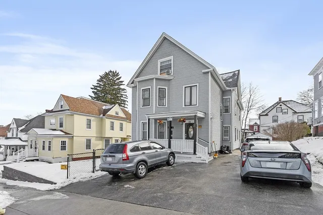 $2,350 | 19 Isabella Street, Unit 2, Worcester, MA 01603