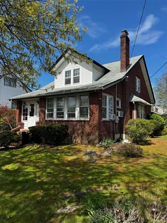 $745,000 | 12 Harvard Avenue, Hewlett, NY 11557