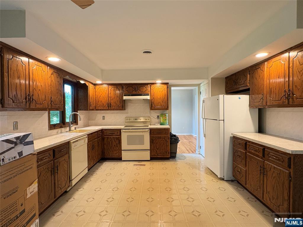 870 Ridgewood Avenue Oradell, NJ 07649 - Photo 11 of 37