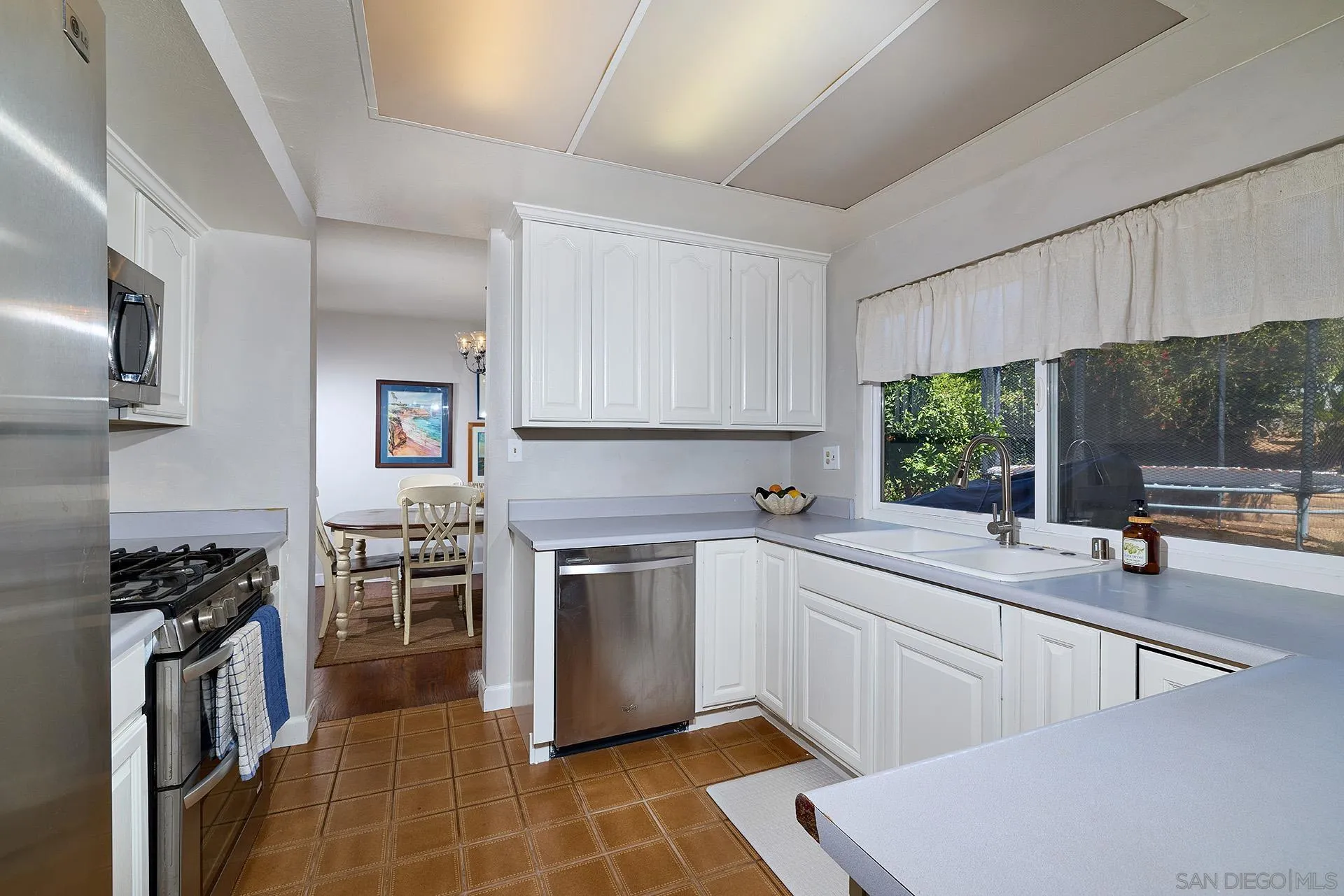 15019 Amso Street Poway, CA 92064 - Photo 12 of 36
