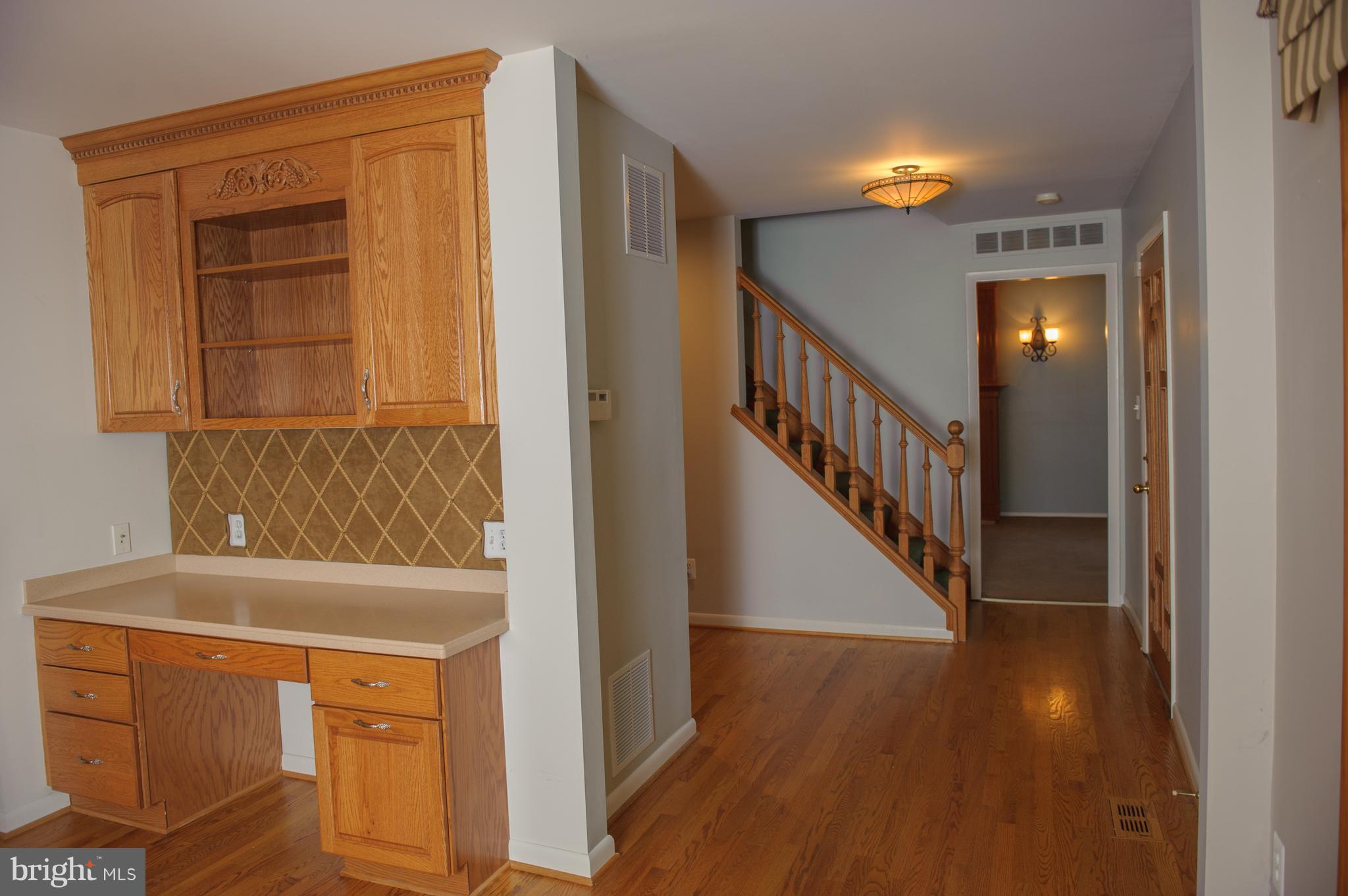 957 St George Barber Road Davidsonville, MD 21035 - Photo 11 of 30 Built-In Desk Area