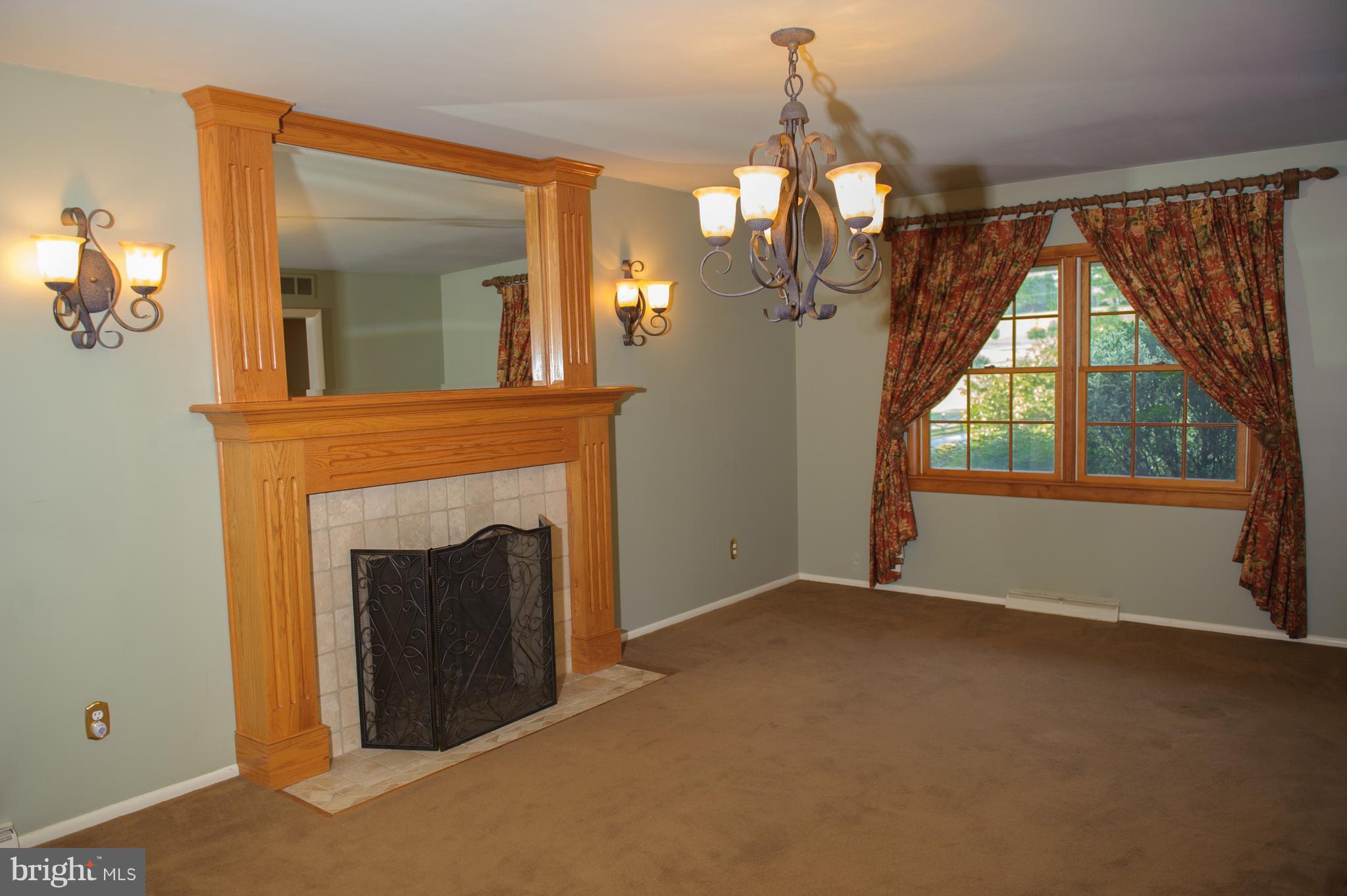 957 St George Barber Road Davidsonville, MD 21035 - Photo 16 of 30 Formal Dining Room or Library Gas hookup available