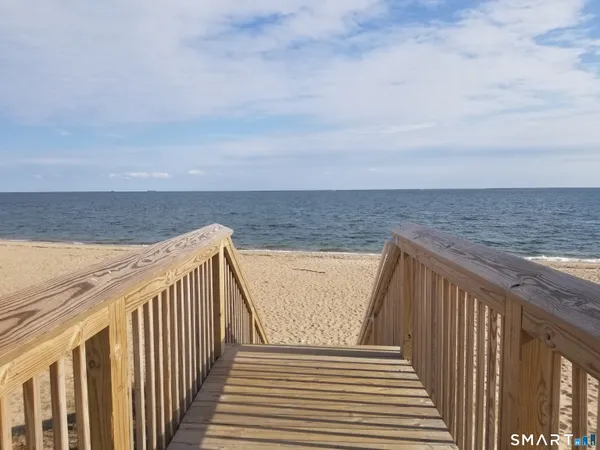 $1,975 | 1 Peck Avenue, Unit 11, West Haven, CT 06516