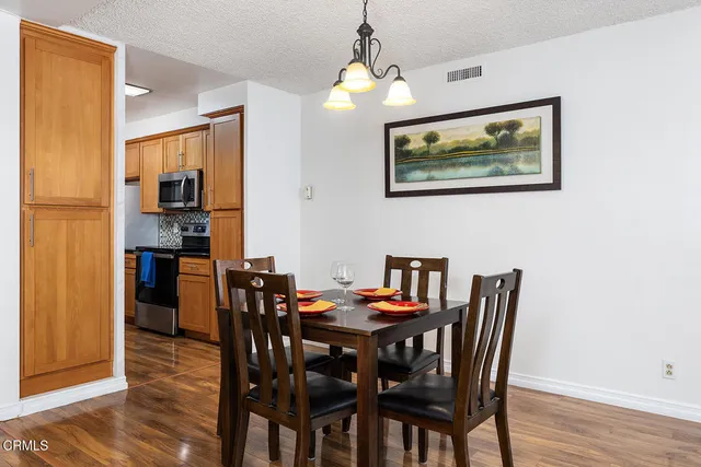 $835,000 | 540 Kelton Avenue, Unit 201, Los Angeles, CA 90024