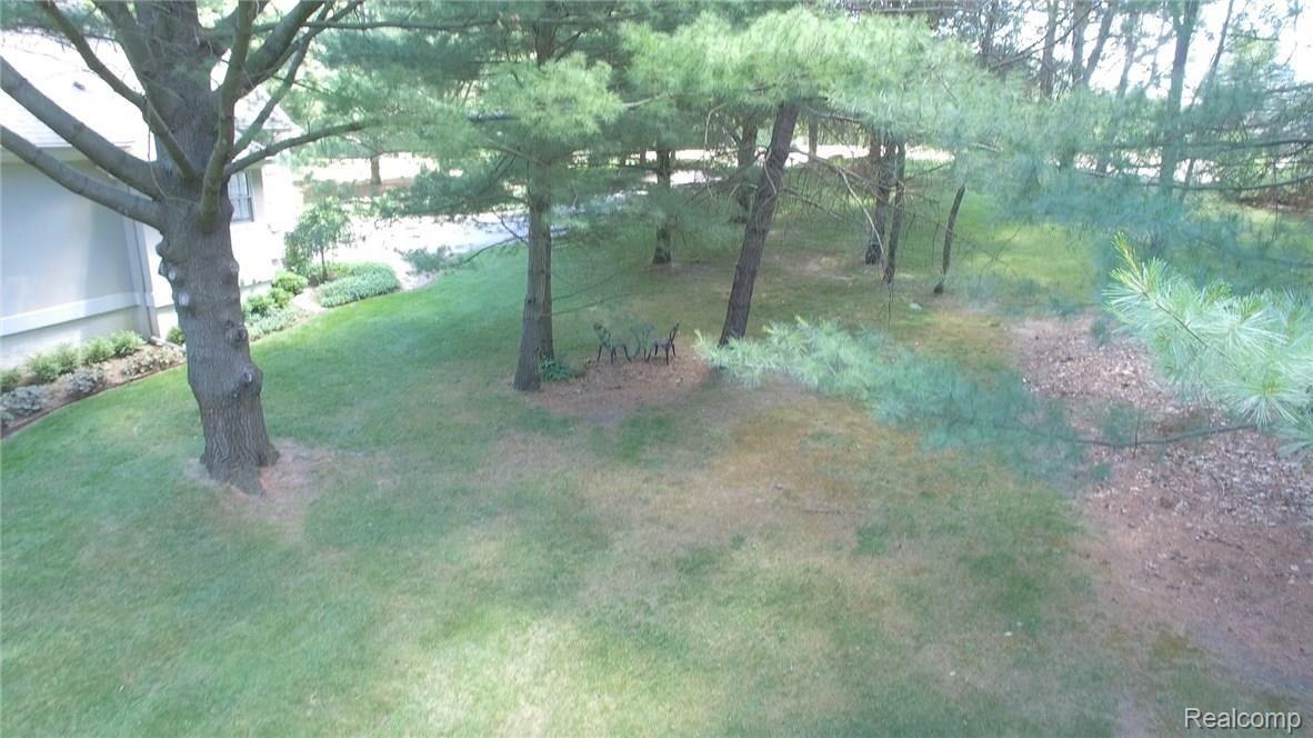 330 Ridgemont Road Oxford, MI 48370 - Photo 43 of 48 Parklike Setting
