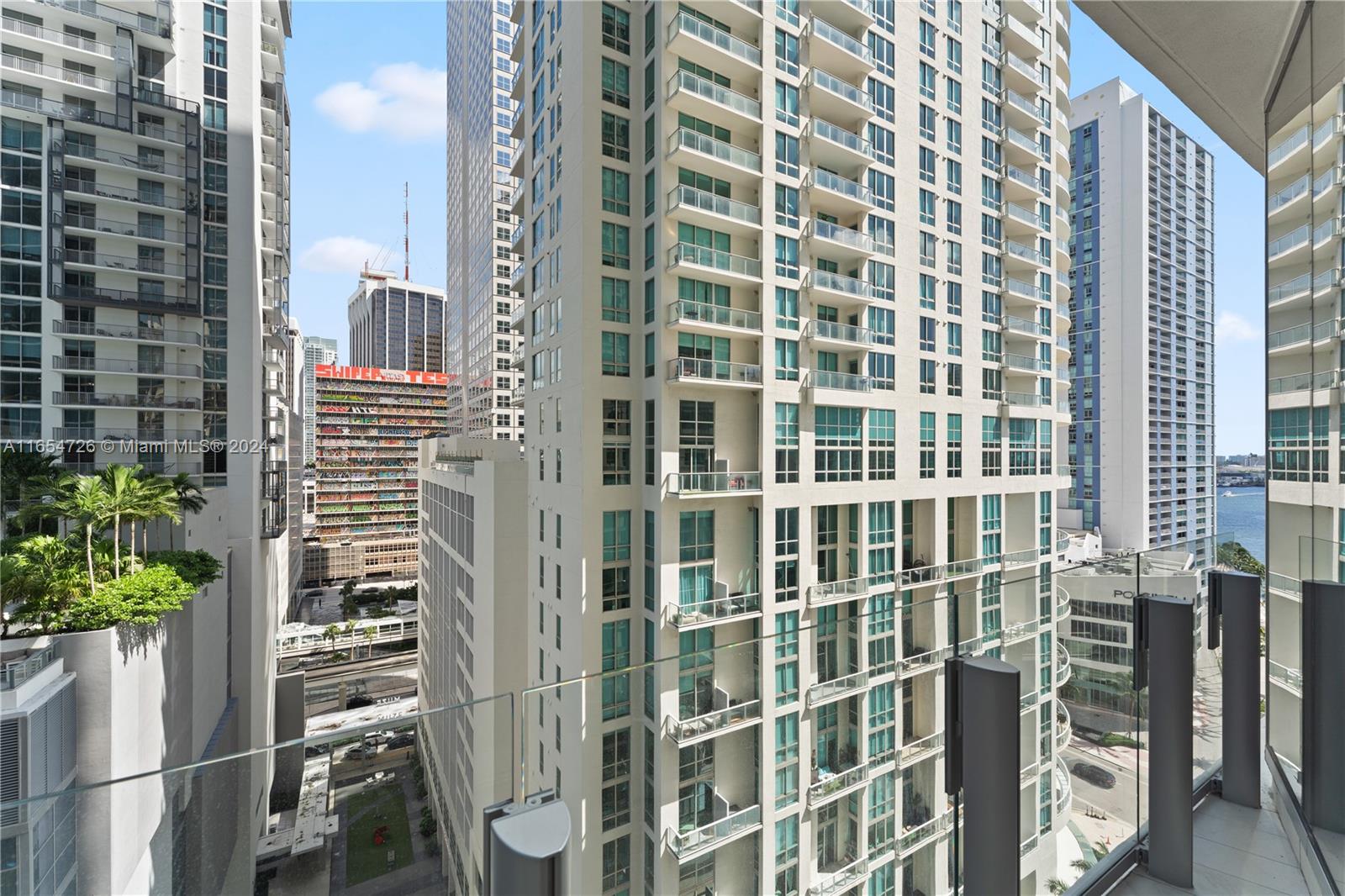 300 Biscayne Blvd Way, Unit 1406 Miami, FL 33131 - Photo 12 of 37