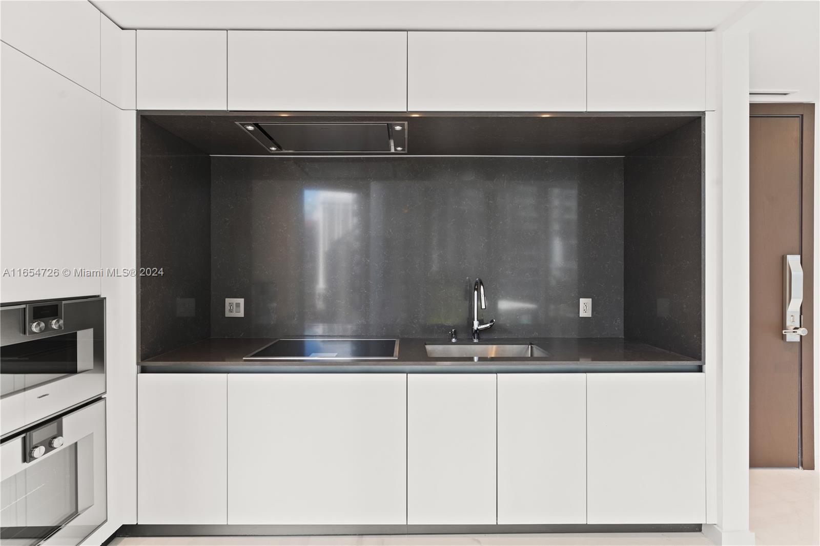 300 Biscayne Blvd Way, Unit 1406 Miami, FL 33131 - Photo 4 of 37