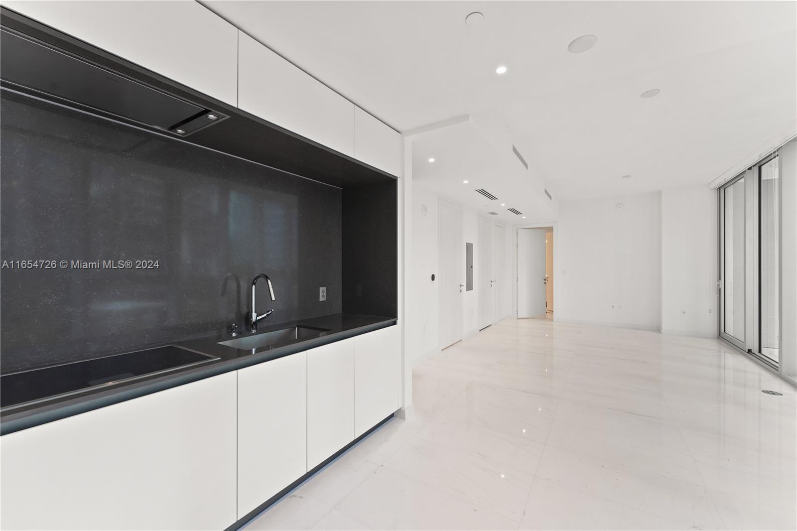 300 Biscayne Blvd Way, Unit 1406 Miami, FL 33131 - Photo 5 of 37