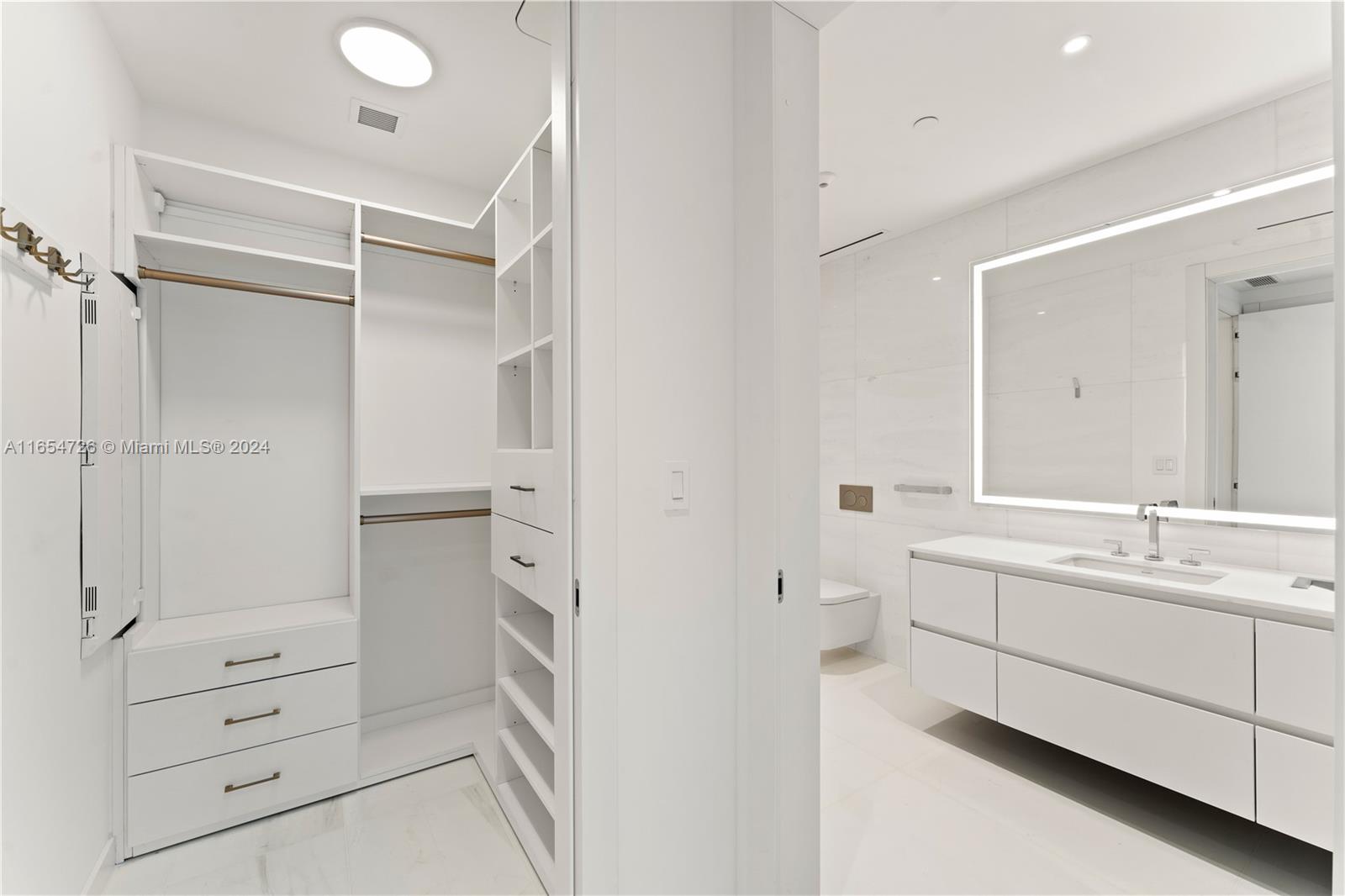 300 Biscayne Blvd Way, Unit 1406 Miami, FL 33131 - Photo 7 of 37