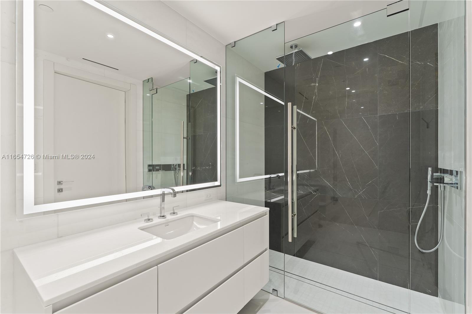 300 Biscayne Blvd Way, Unit 1406 Miami, FL 33131 - Photo 8 of 37