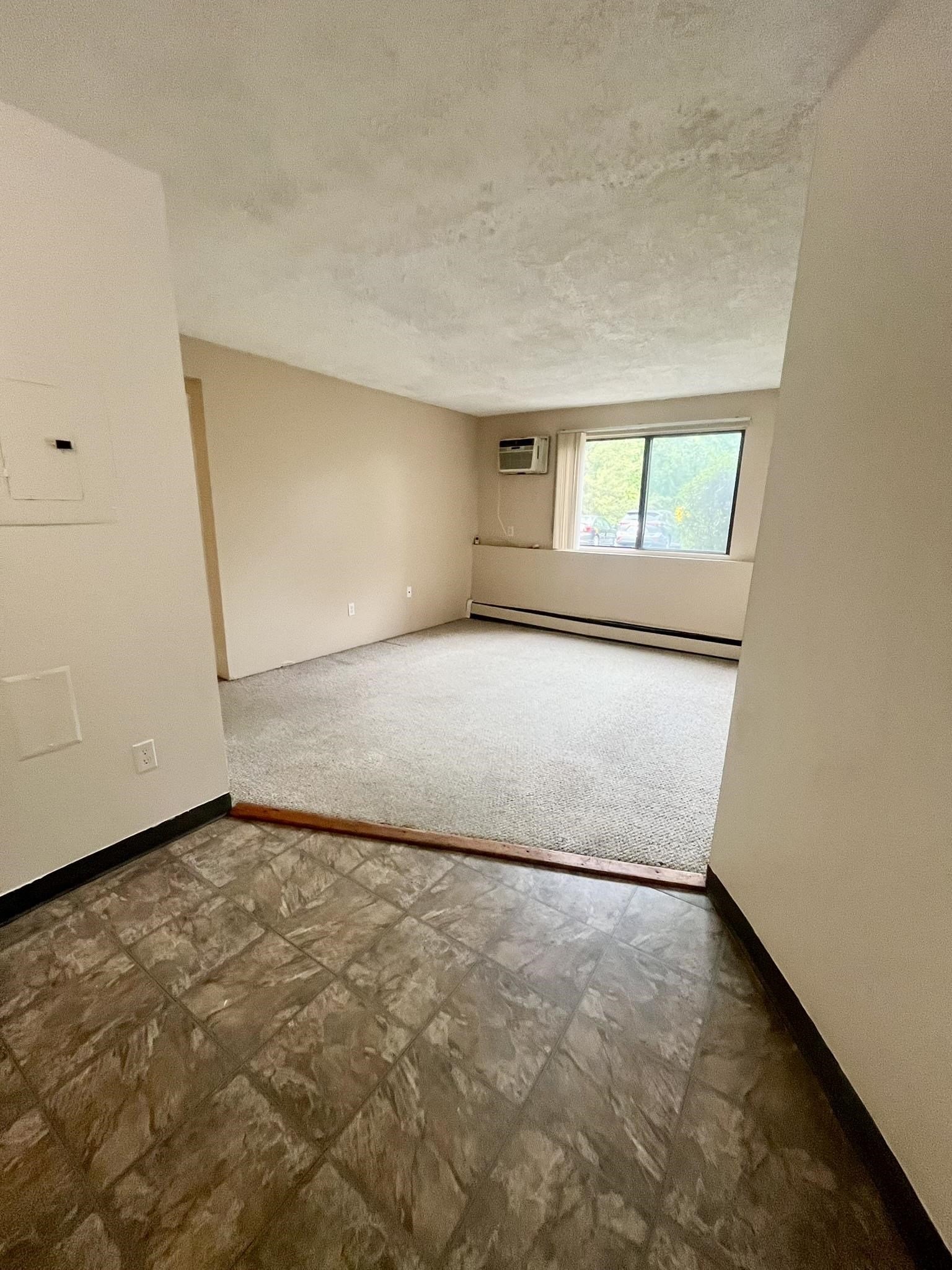 35 Log Street, Unit 1A Manchester, NH 03102 - Photo 3 of 7 Gallery Image 3