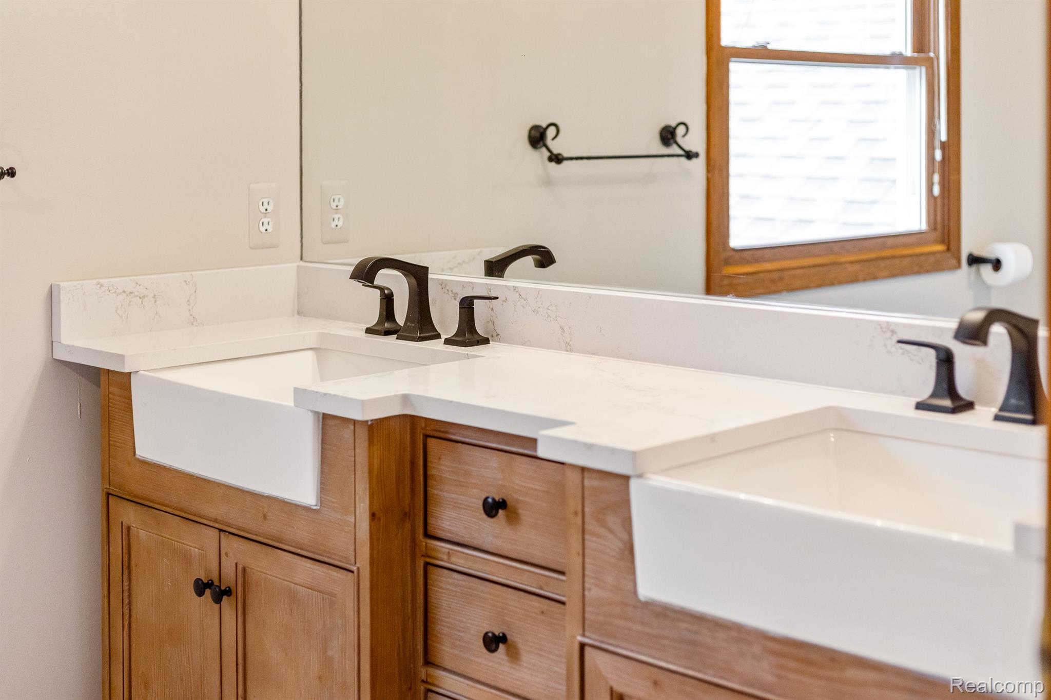 48975 Fairchild Road Macomb, MI 48042 - Photo 29 of 67 Gallery Image 29