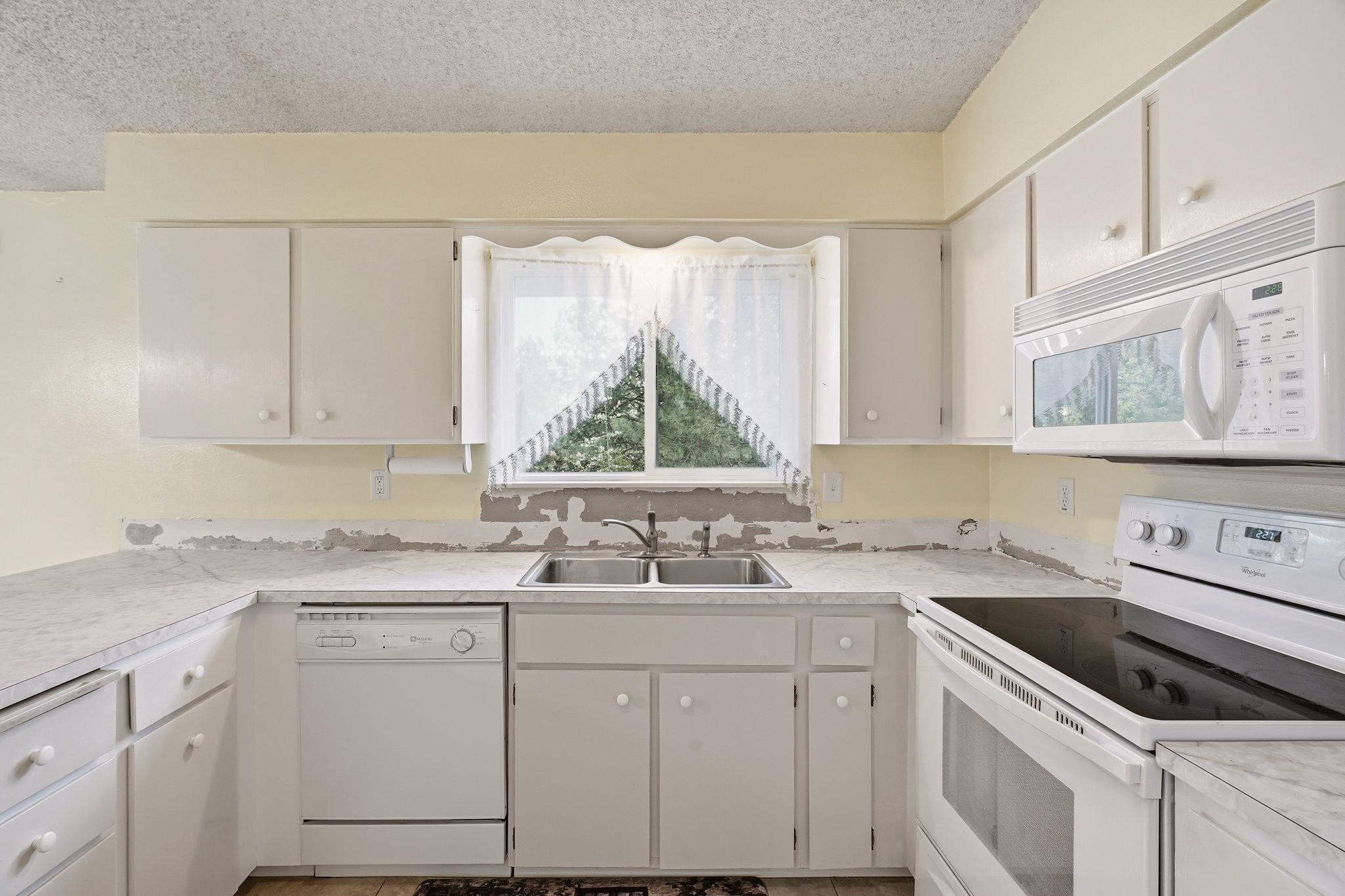 4821 South Bates Road Spokane Valley, WA 99206 - Photo 13 of 33