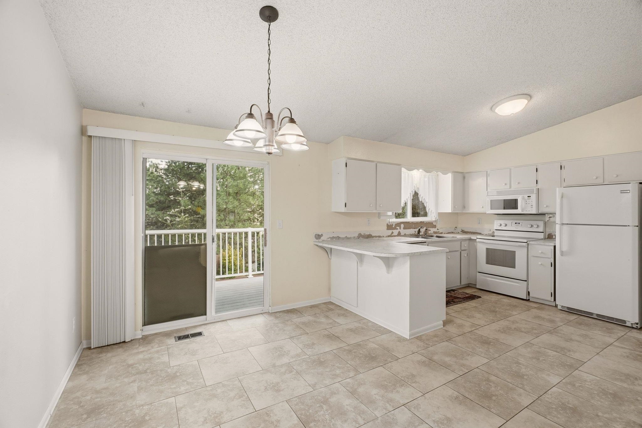 4821 South Bates Road Spokane Valley, WA 99206 - Photo 7 of 33