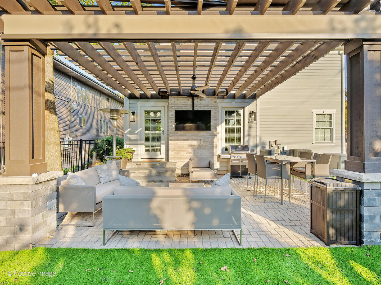 566 Mitchell Avenue Elmhurst, IL 60126 - Photo 5 of 46