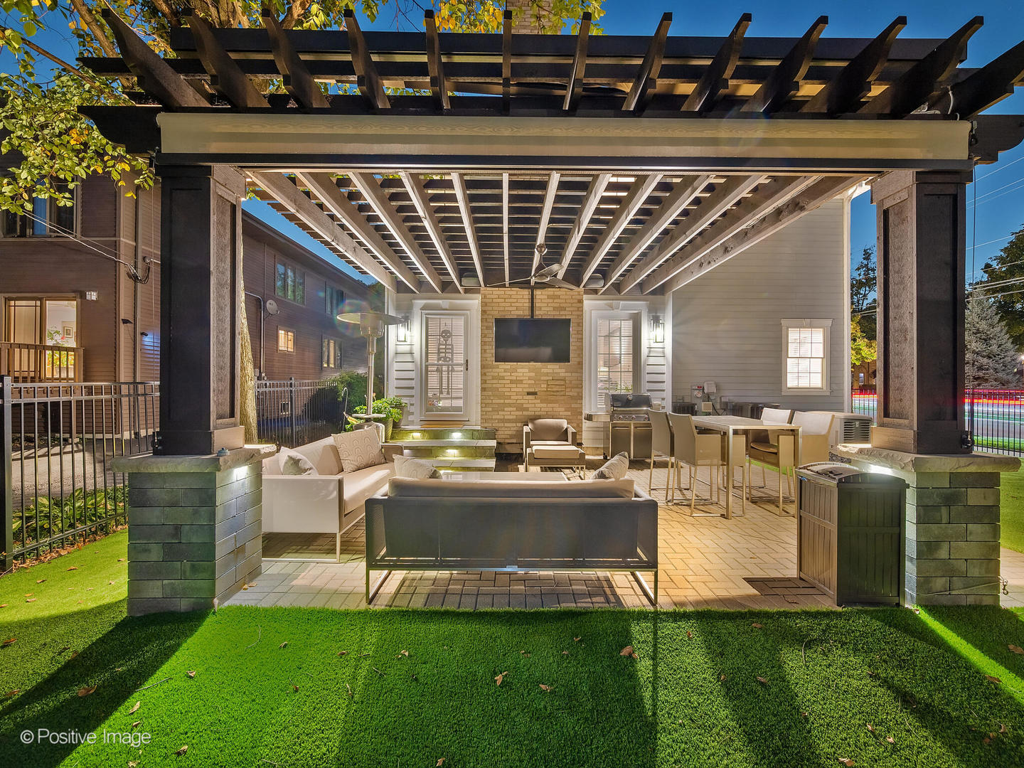 566 Mitchell Avenue Elmhurst, IL 60126 - Photo 6 of 46