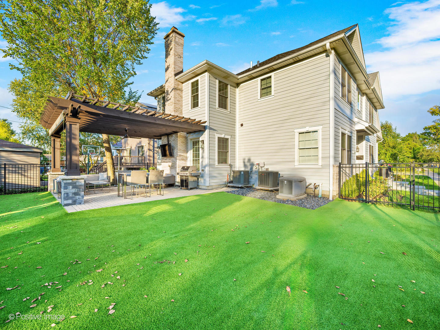 566 Mitchell Avenue Elmhurst, IL 60126 - Photo 7 of 46